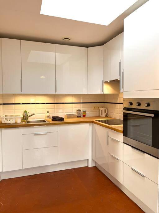 Appartement A Pied Du Centre Avec Place De Parking Arles Eksteriør billede
