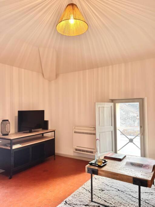 Appartement A Pied Du Centre Avec Place De Parking Arles Eksteriør billede
